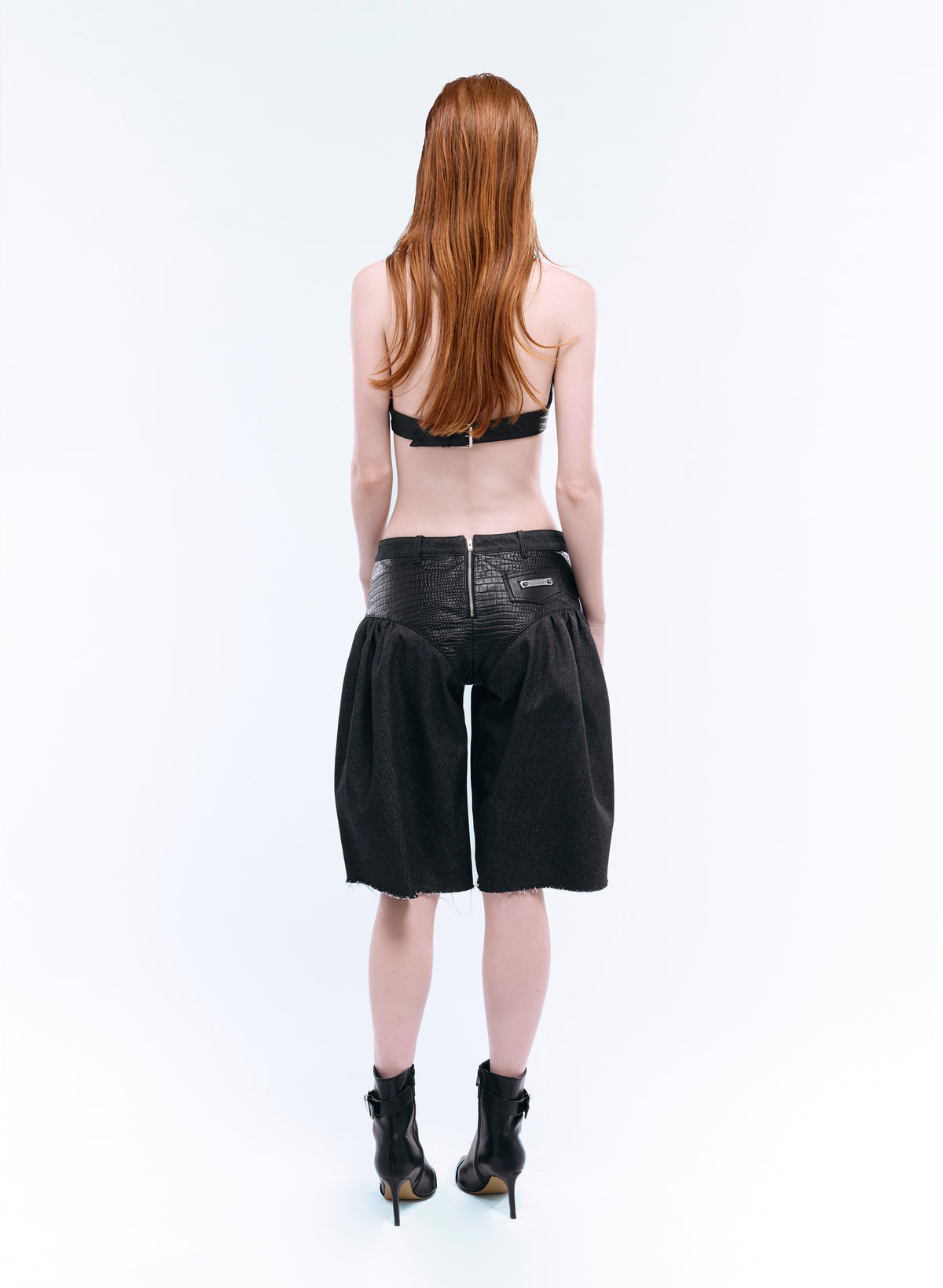 ARROW PIERCED BRIEF-CUT BERMUDAS_BLACK